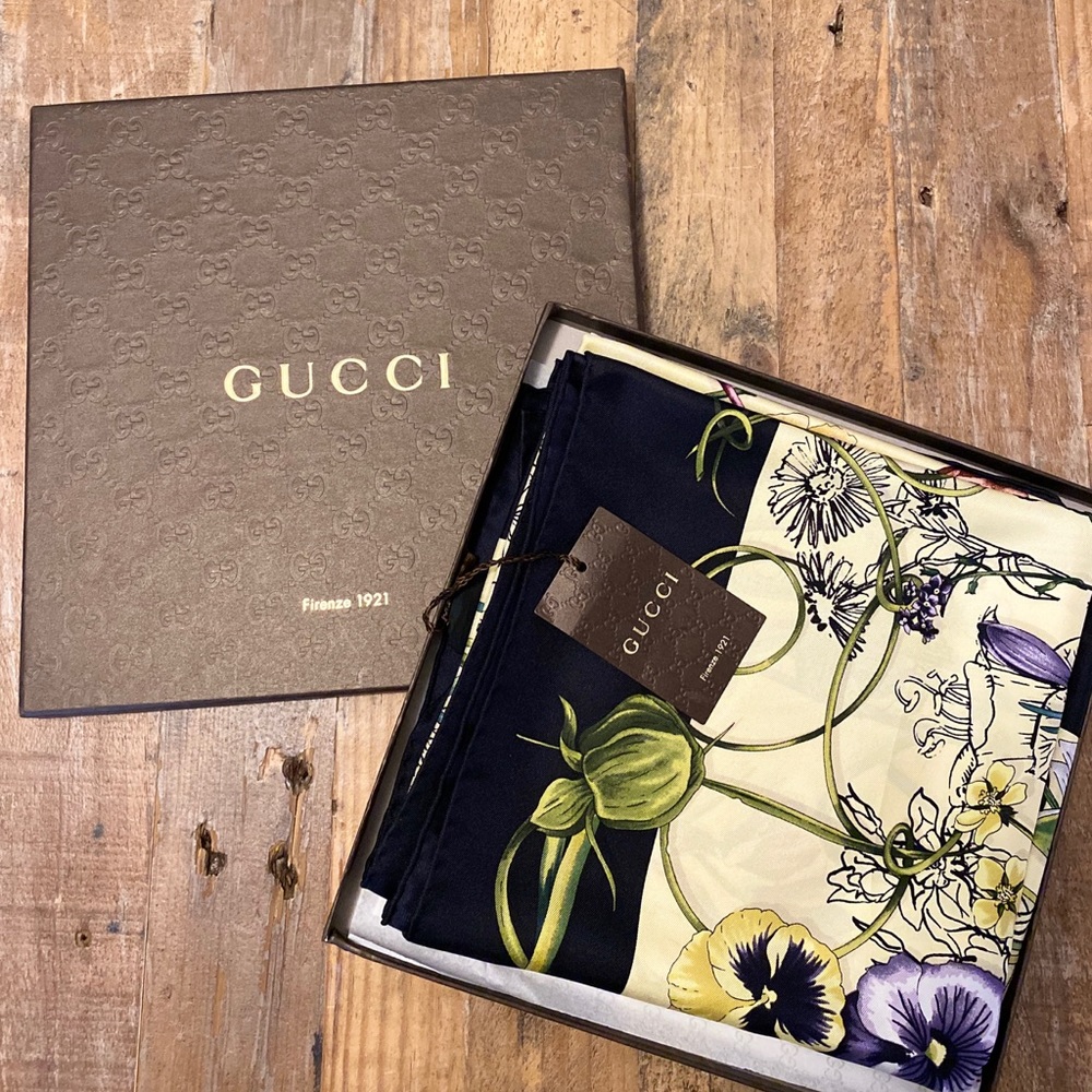 Gucci Chrissy Flora silk scarf